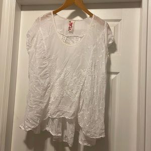 White embroidered sheet top - Johnny was